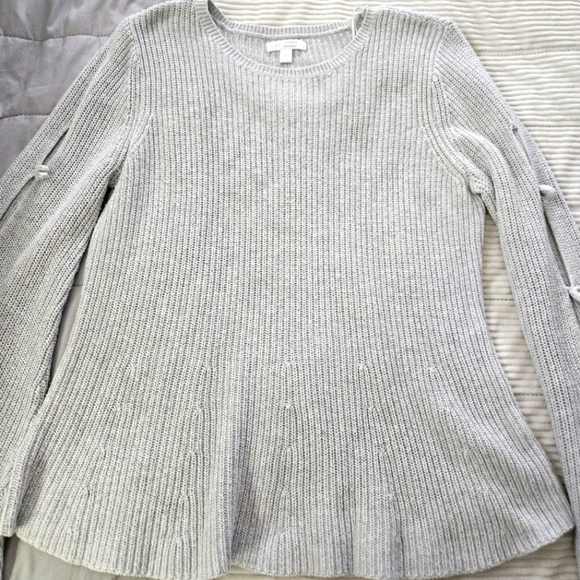 Lauren Conrad Gray Knit Sweater. Size L - Picture 1 of 5